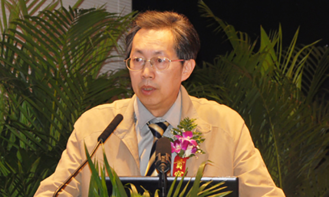 中国社会科学院信息化研究中心秘书长姜奇平以《智慧企业三化融合：业务平台化、员工创客化、用户个性化》为主题发表了精彩演讲