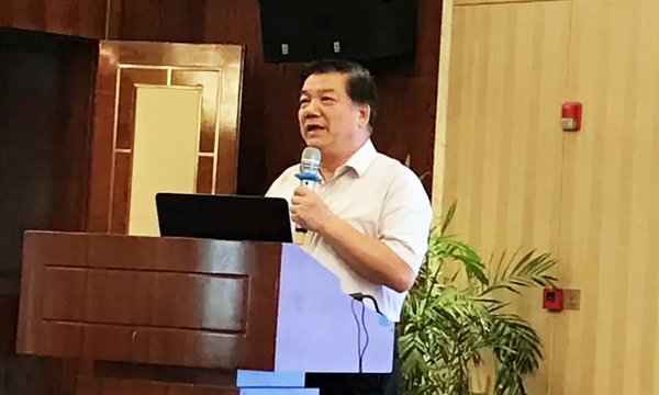 在“青海省政府信息与政务公开培训暨互联网+政务服务研讨会”上，中国信息协会特约副会长、电子政务理事会常务副理事长、中国审计学会计算机分会会长周德铭以《促进政务信息资源共享开放》为题做了专题演讲。