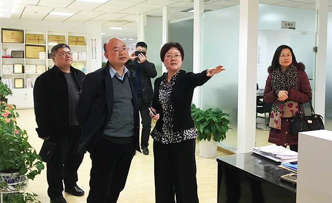 江西省信息中心主任金俊平莅临北京摩域体育考察指导，摩域体育互联总经理、首席规划师郑爱军予以热情接待。
