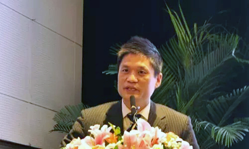 摩域体育互联董事长、首席研究员杨冰之在"2015中国智慧城市发展年会"发表主题演讲
