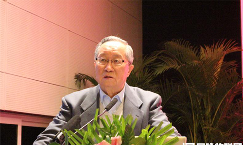 在"第六届（2014）中国智慧城市发展年会"上，中国互联网协会副理事长、国家信息化专家咨询委员会委员高新民发表主题演讲